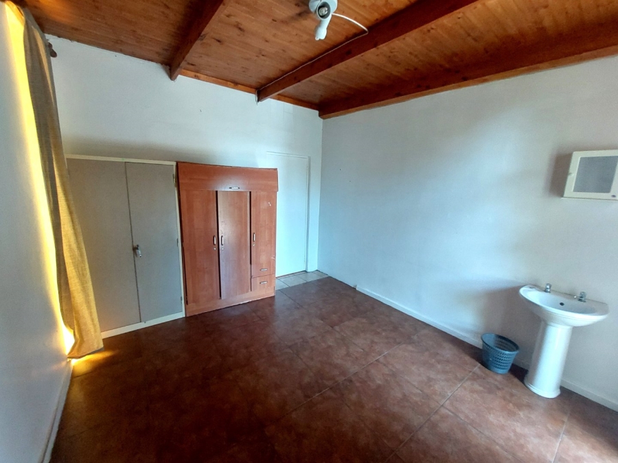 11 Bedroom Property for Sale in Clubview Gauteng