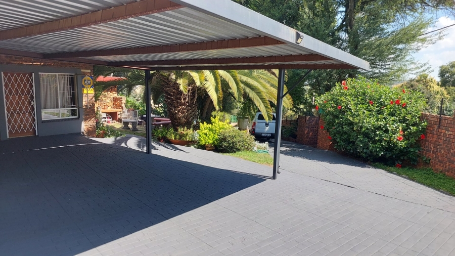 11 Bedroom Property for Sale in Clubview Gauteng