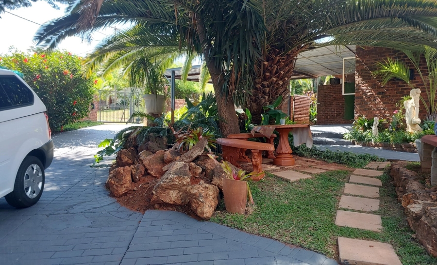 11 Bedroom Property for Sale in Clubview Gauteng