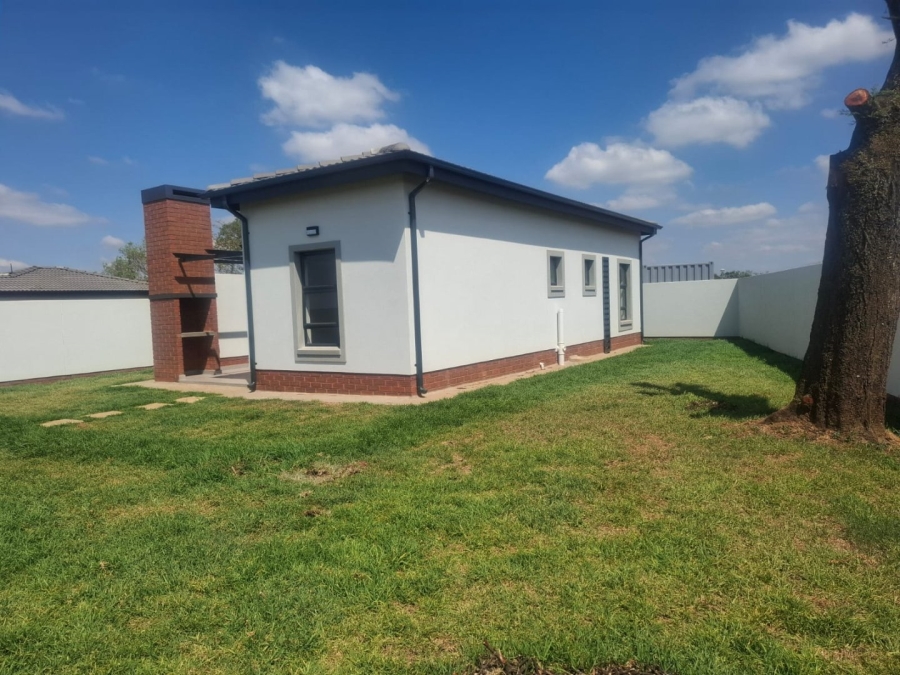 To Let 2 Bedroom Property for Rent in Rietvalleirand Gauteng
