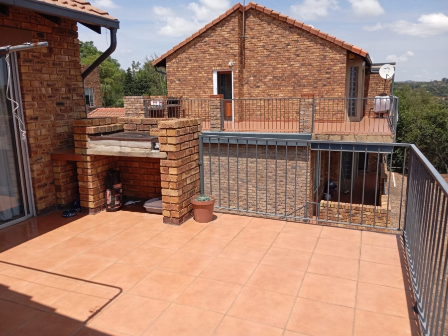 To Let 3 Bedroom Property for Rent in Murrayfield Gauteng