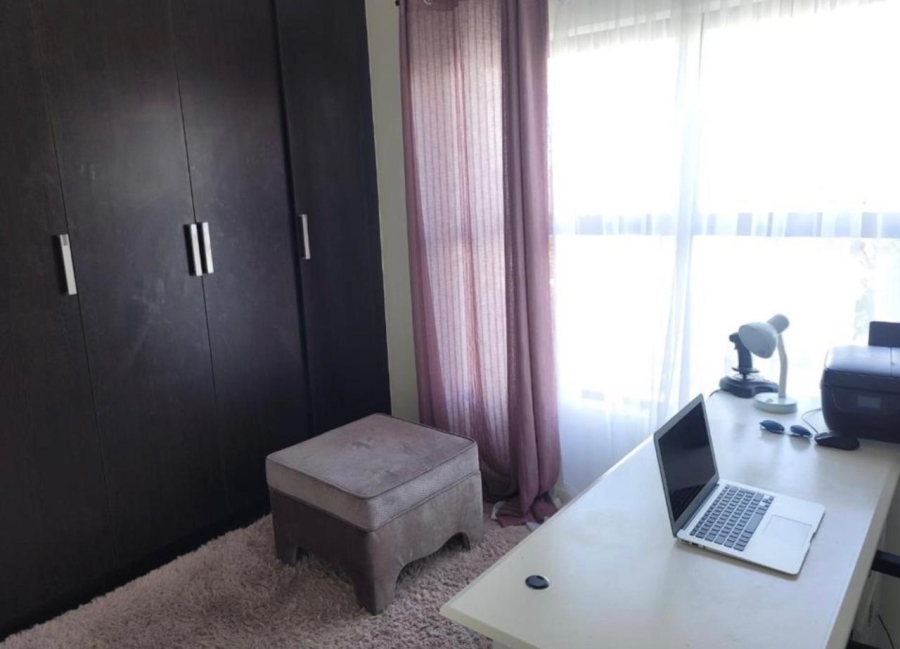 To Let  Bedroom Property for Rent in Greenstone Hill Gauteng