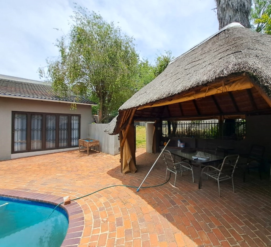 To Let 4 Bedroom Property for Rent in Sharonlea Gauteng
