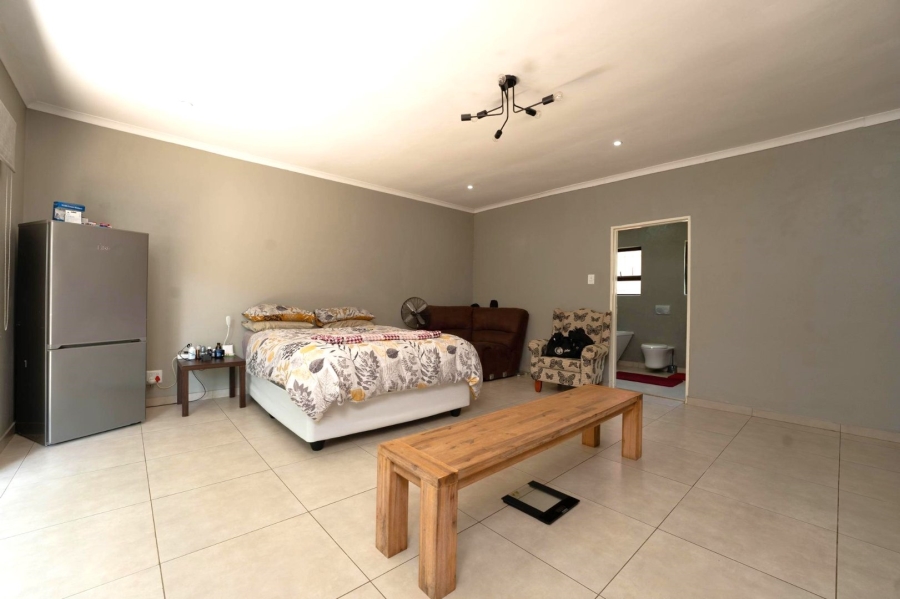 To Let 4 Bedroom Property for Rent in Sharonlea Gauteng