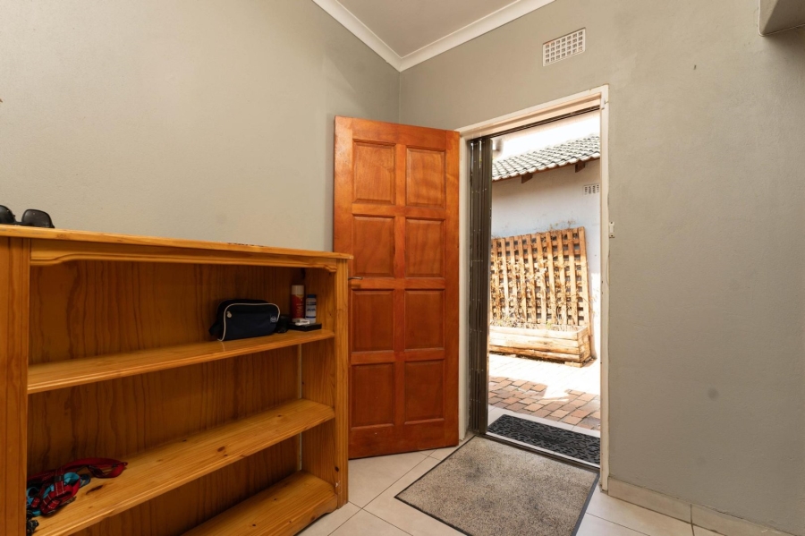 To Let 4 Bedroom Property for Rent in Sharonlea Gauteng