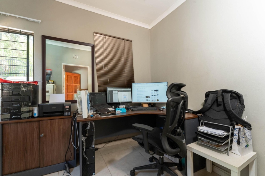 To Let 4 Bedroom Property for Rent in Sharonlea Gauteng