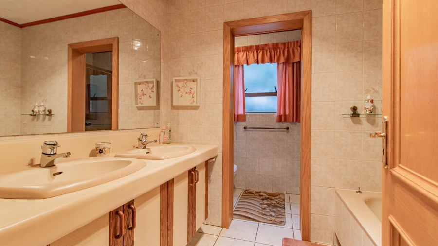 4 Bedroom Property for Sale in Bedfordview Gauteng