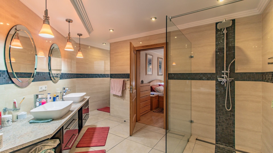 4 Bedroom Property for Sale in Bedfordview Gauteng