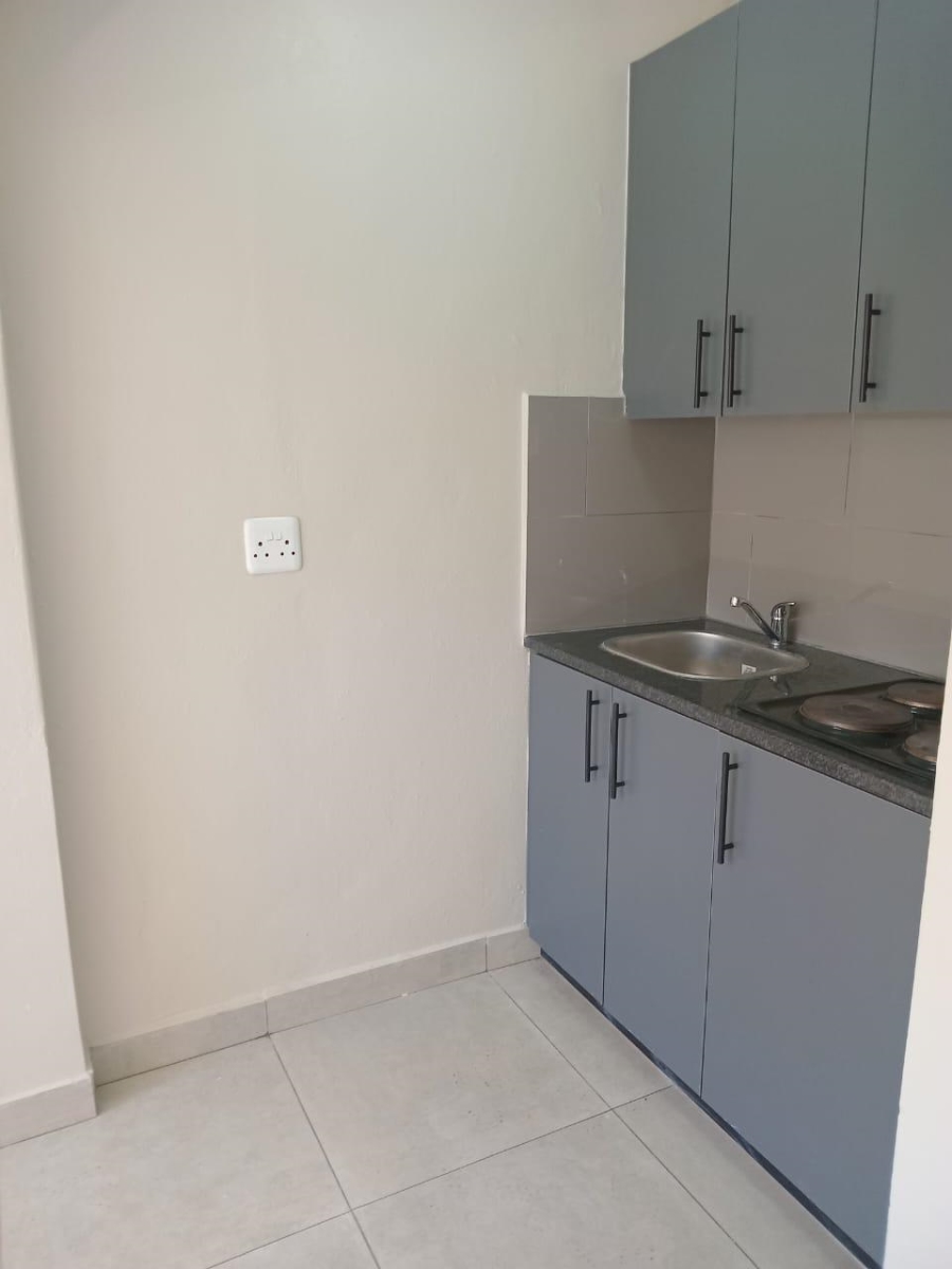To Let  Bedroom Property for Rent in Roodekrans A H Gauteng