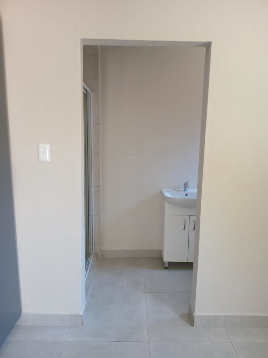 To Let  Bedroom Property for Rent in Roodekrans A H Gauteng