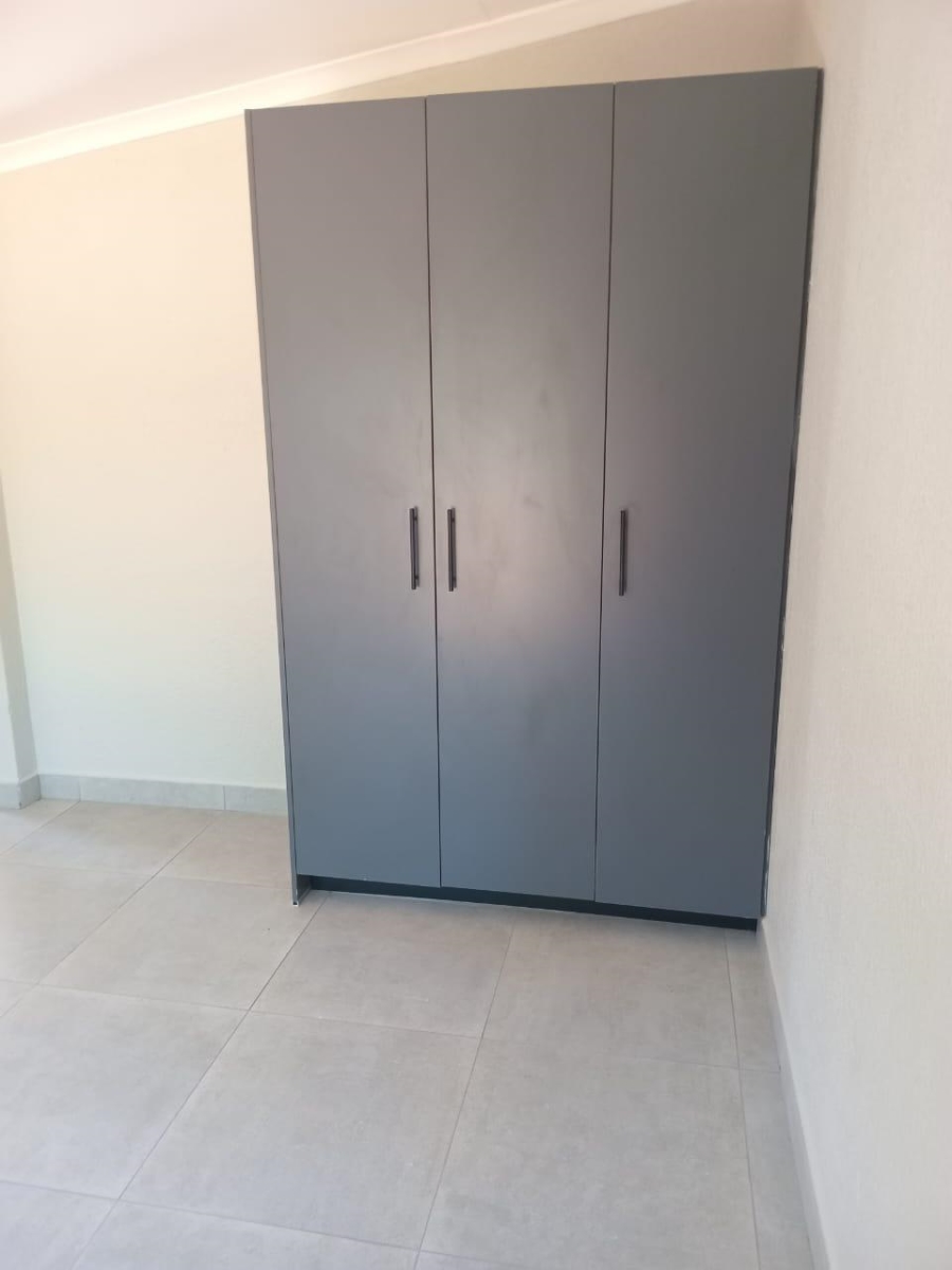 To Let  Bedroom Property for Rent in Roodekrans A H Gauteng