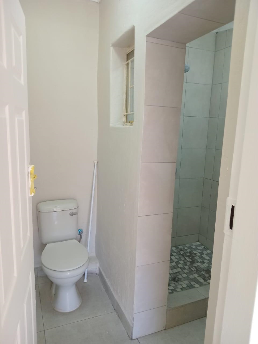 To Let  Bedroom Property for Rent in Roodekrans A H Gauteng