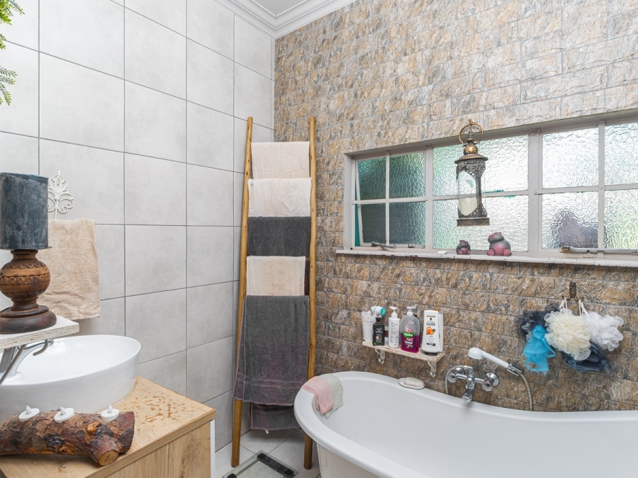 3 Bedroom Property for Sale in Valhalla Gauteng