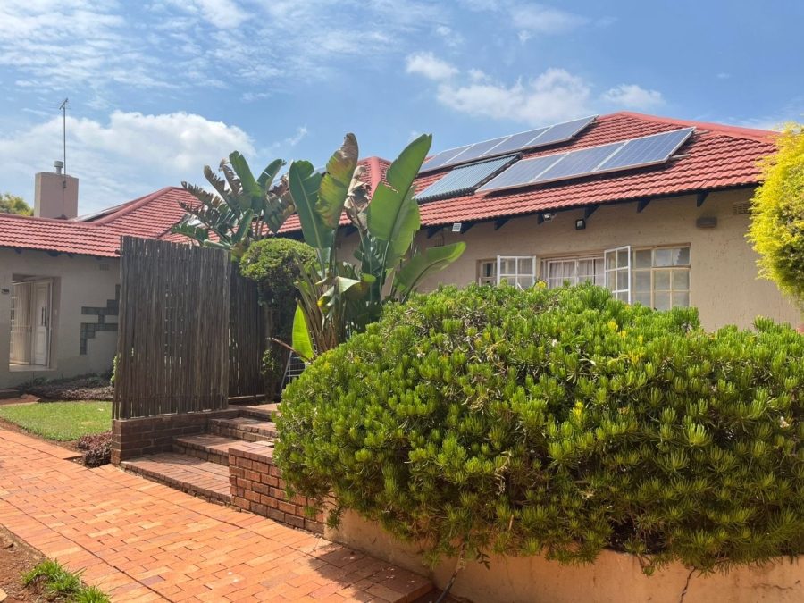  Bedroom Property for Sale in Bedfordview Gauteng