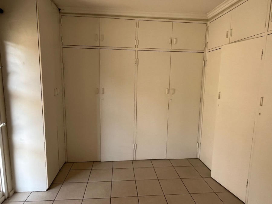  Bedroom Property for Sale in Bedfordview Gauteng