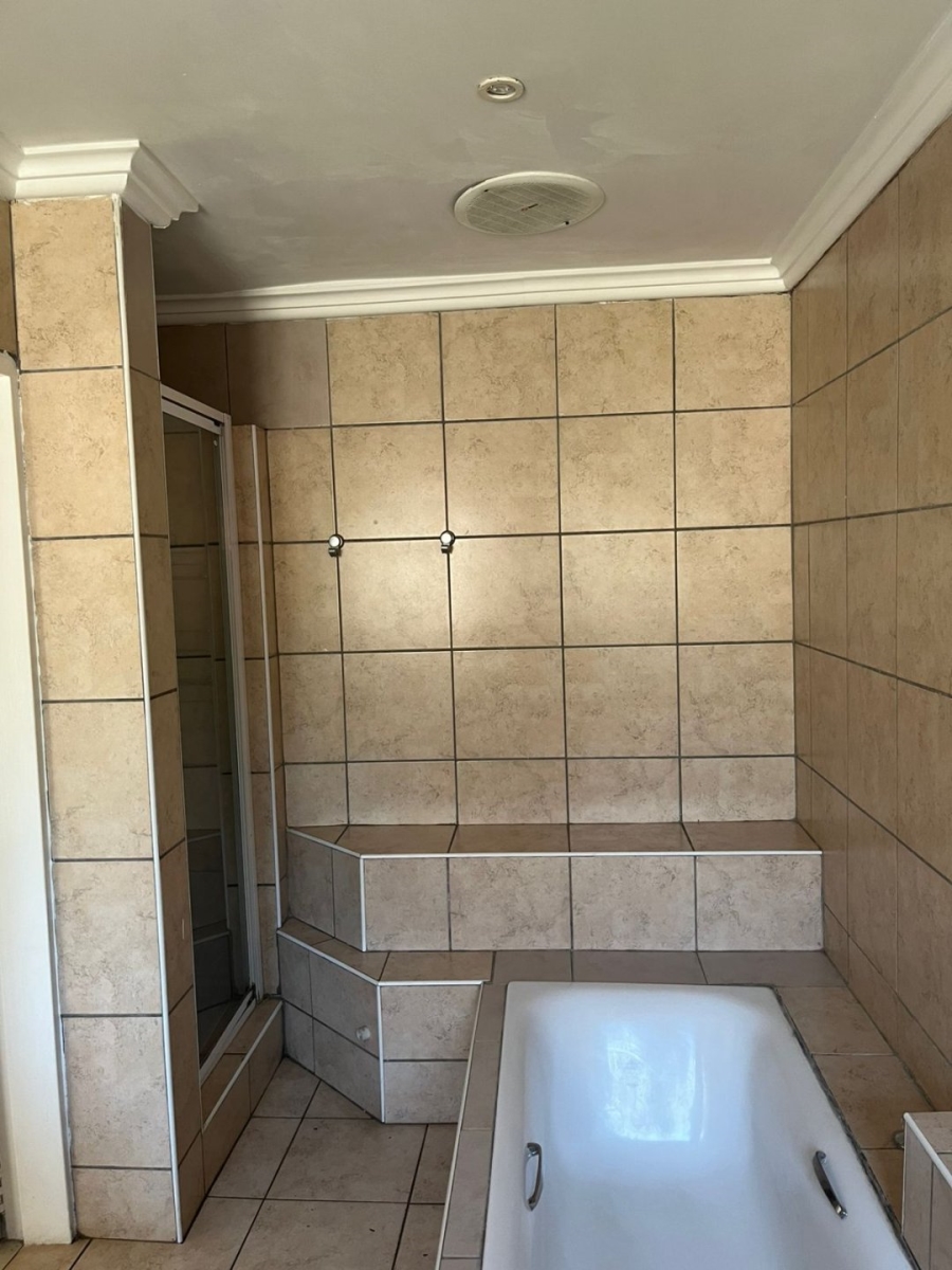  Bedroom Property for Sale in Bedfordview Gauteng