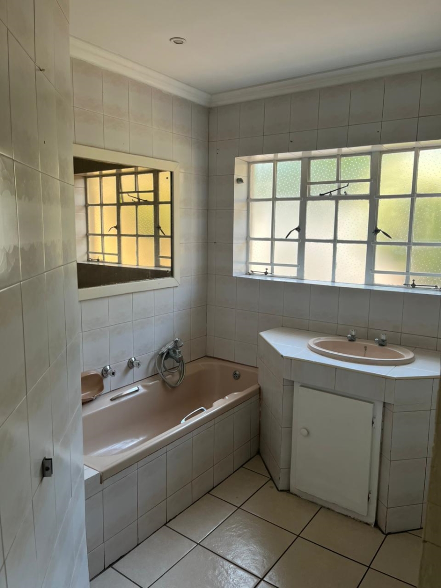  Bedroom Property for Sale in Bedfordview Gauteng