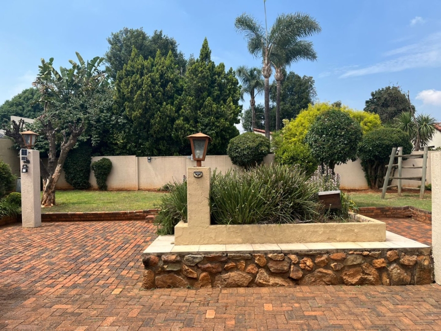  Bedroom Property for Sale in Bedfordview Gauteng