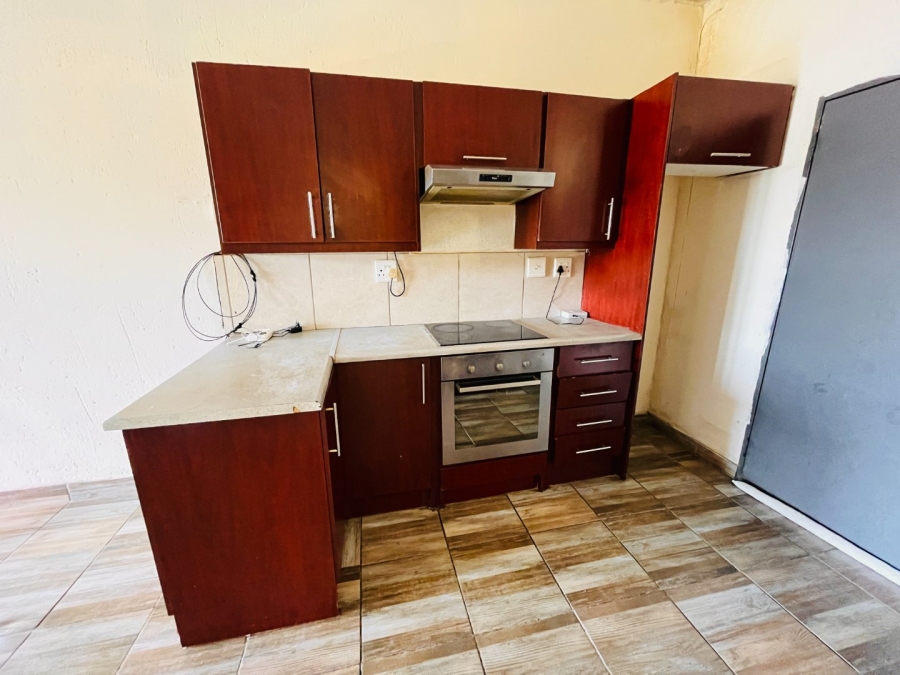 2 Bedroom Property for Sale in Buccleuch Gauteng
