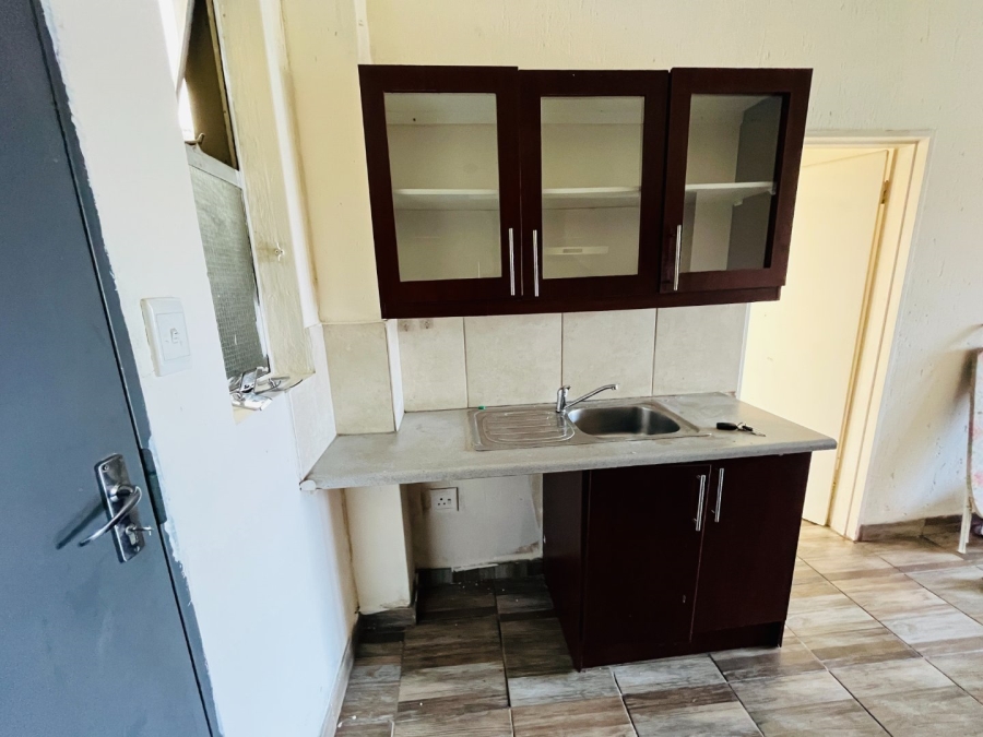 2 Bedroom Property for Sale in Buccleuch Gauteng