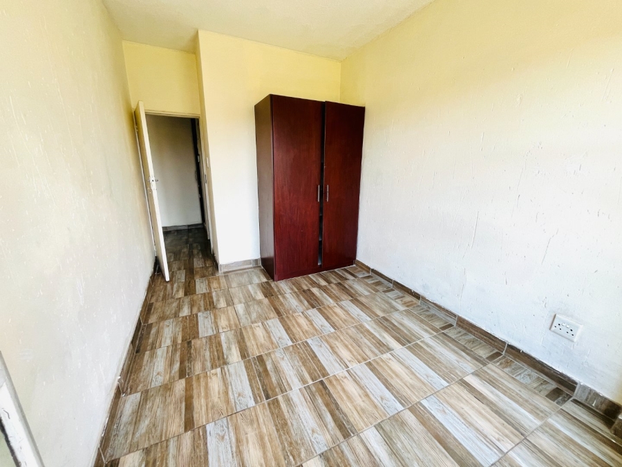 2 Bedroom Property for Sale in Buccleuch Gauteng