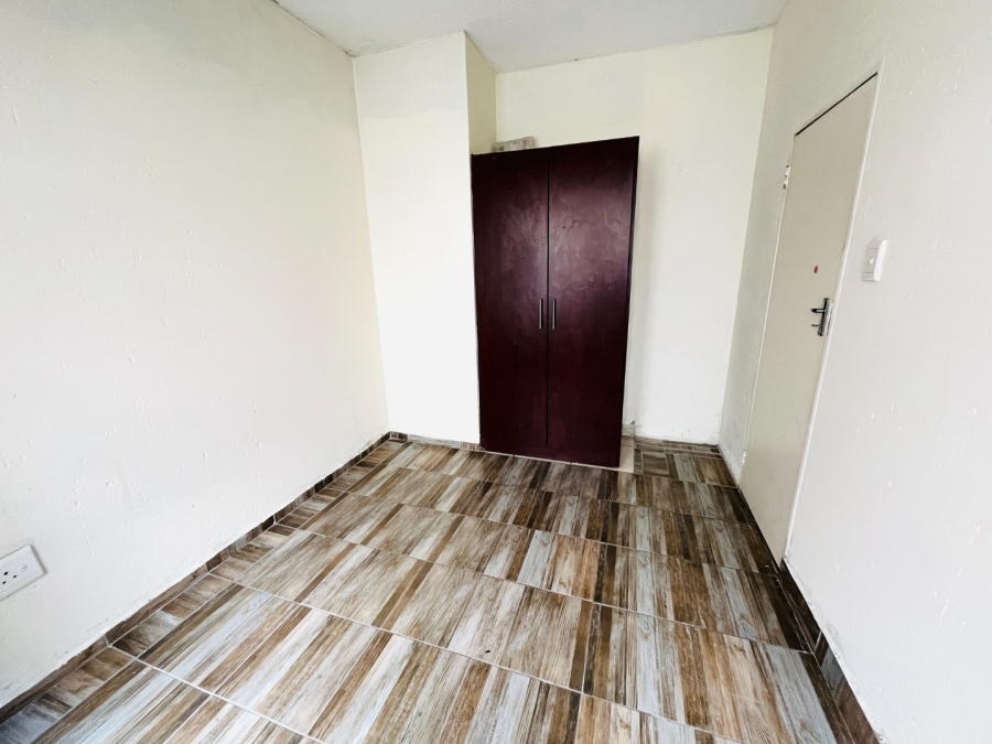 2 Bedroom Property for Sale in Buccleuch Gauteng