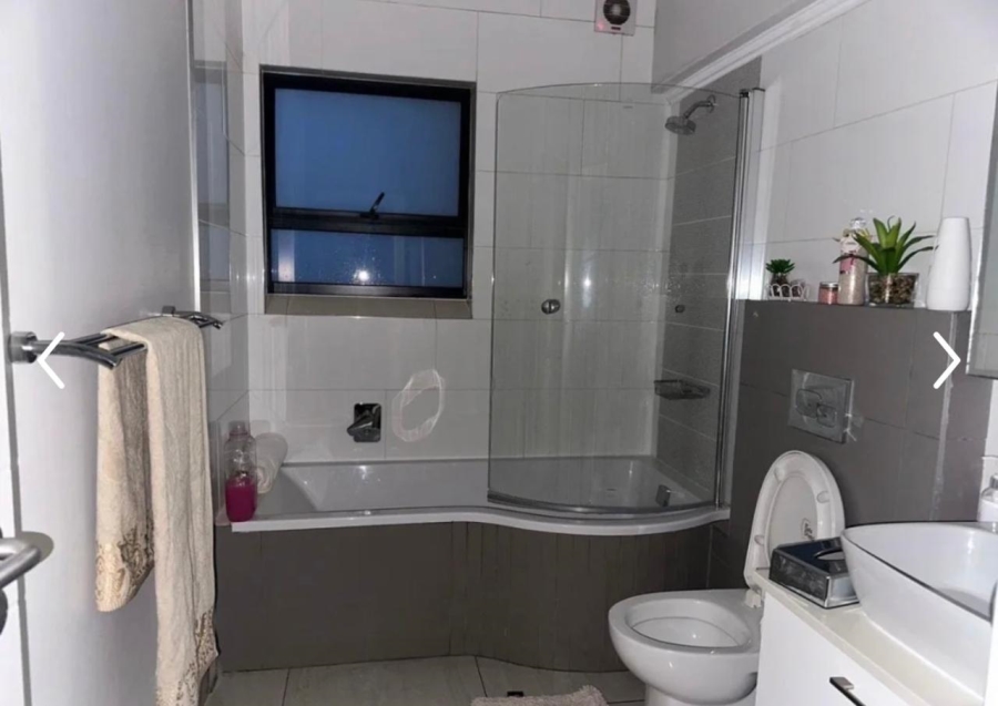 To Let  Bedroom Property for Rent in Glen Marais Gauteng
