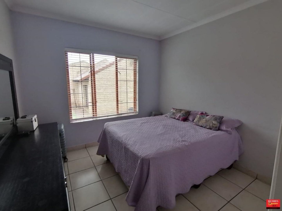 To Let 4 Bedroom Property for Rent in Thatchfield Glen Gauteng