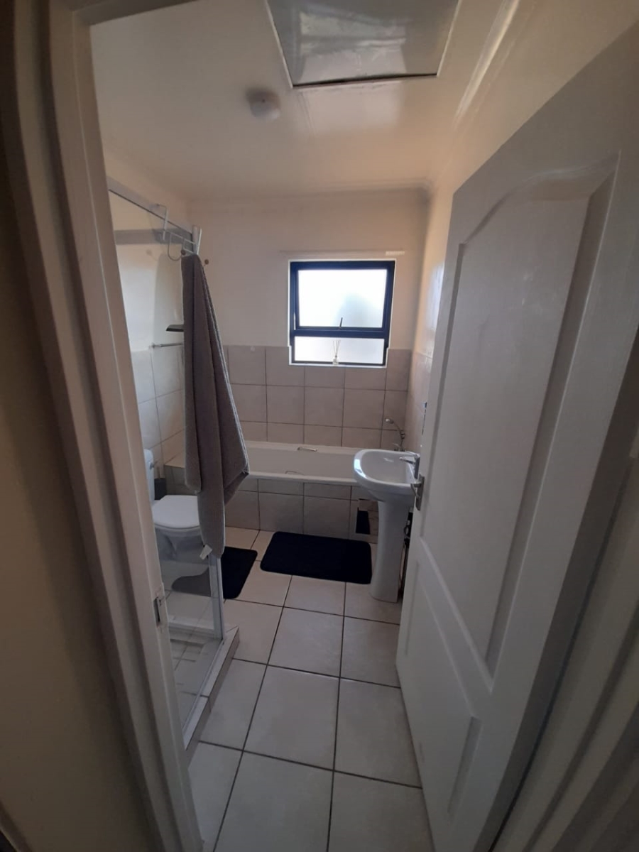 To Let 2 Bedroom Property for Rent in Rynfield A H Gauteng