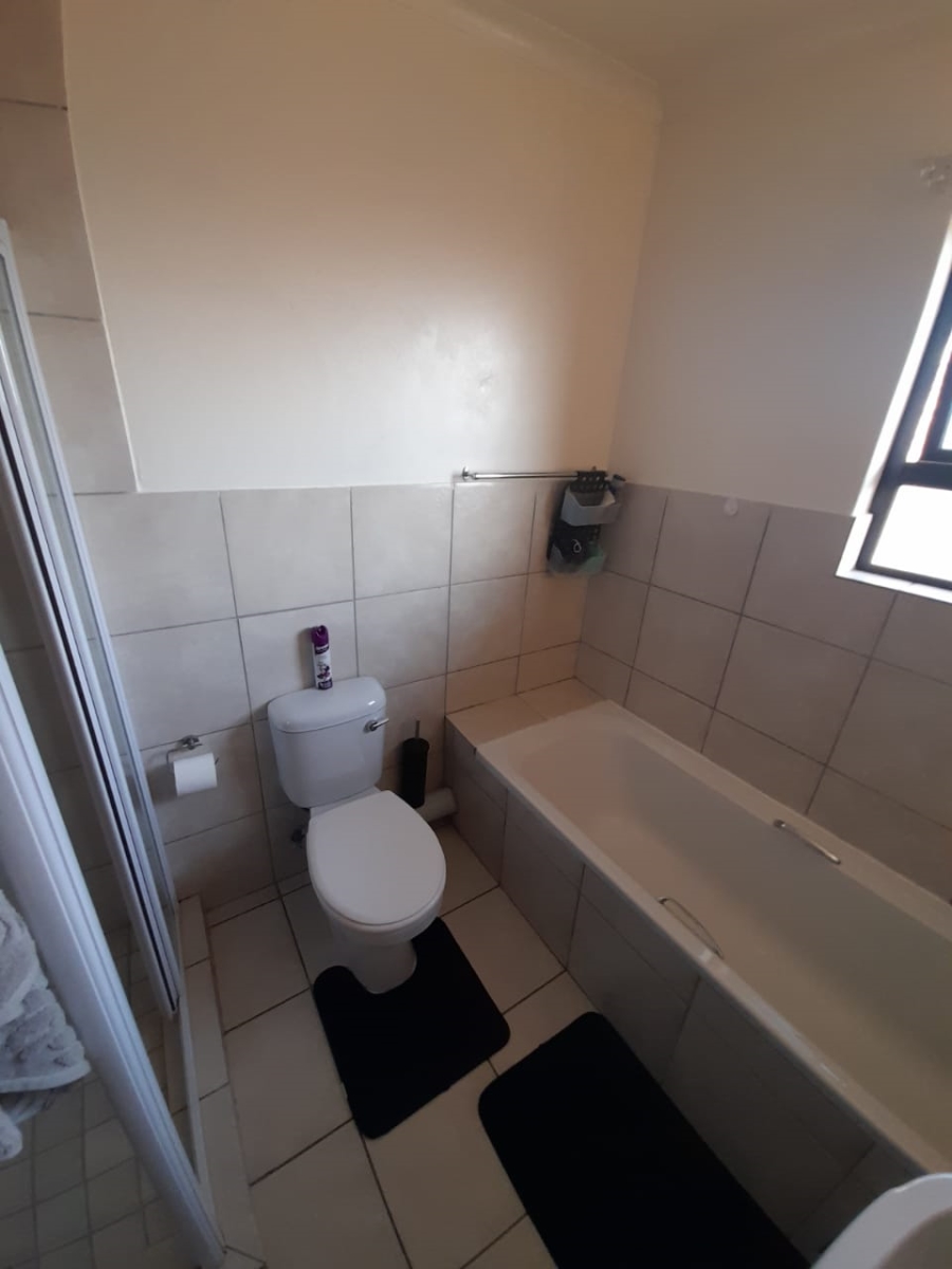 To Let 2 Bedroom Property for Rent in Rynfield A H Gauteng