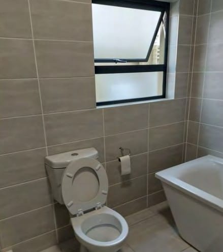 To Let 2 Bedroom Property for Rent in Waterfall Gauteng