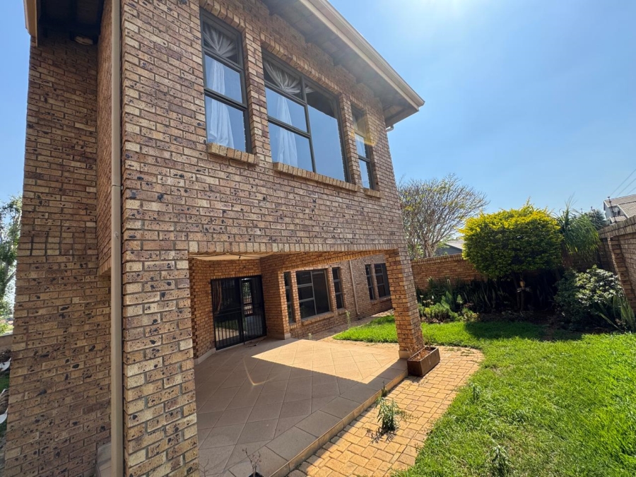 4 Bedroom Property for Sale in Amberfield Valley Gauteng