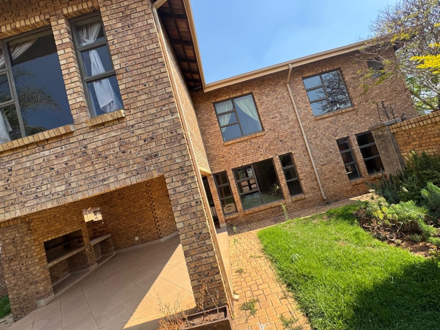 4 Bedroom Property for Sale in Amberfield Valley Gauteng