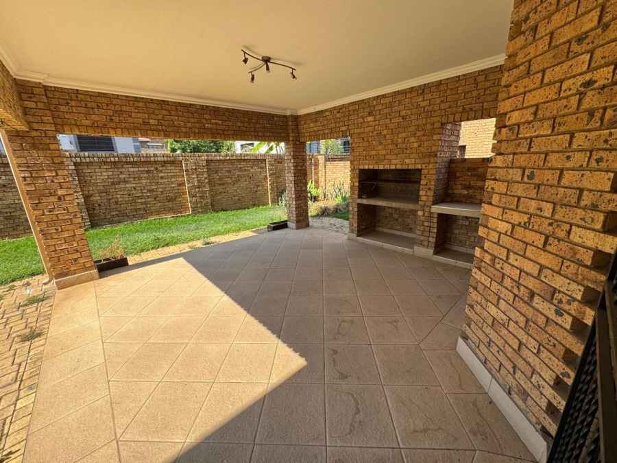 4 Bedroom Property for Sale in Amberfield Valley Gauteng
