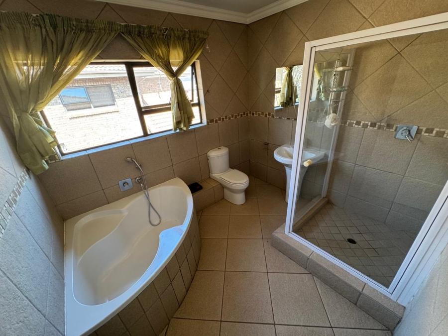 4 Bedroom Property for Sale in Amberfield Valley Gauteng