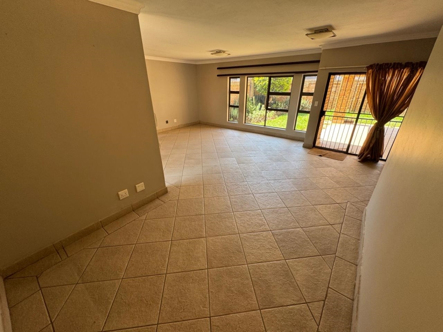 4 Bedroom Property for Sale in Amberfield Valley Gauteng