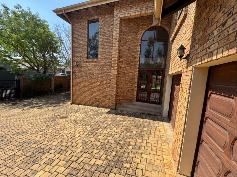 4 Bedroom Property for Sale in Amberfield Valley Gauteng