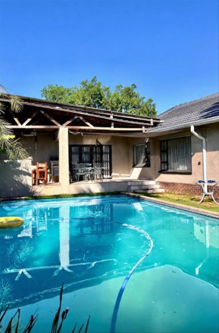 5 Bedroom Property for Sale in Elspark Gauteng