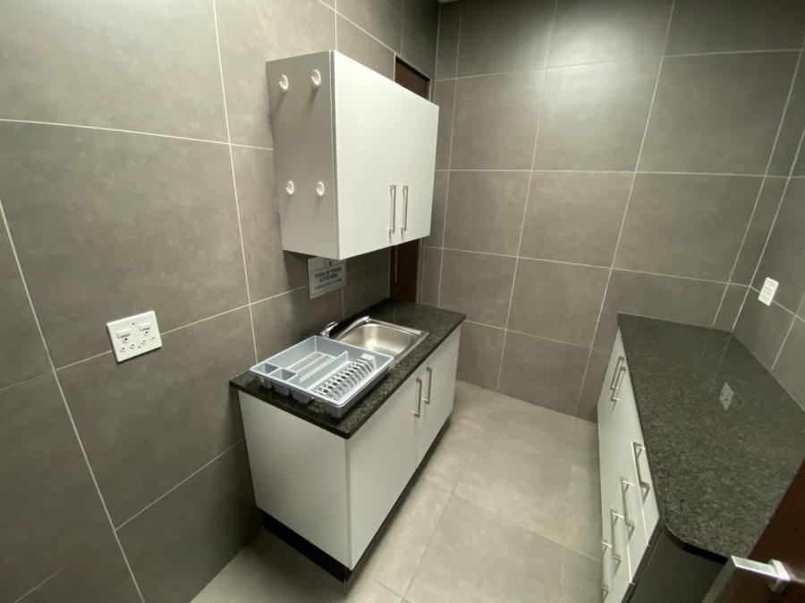 To Let commercial Property for Rent in Midridge Park Gauteng