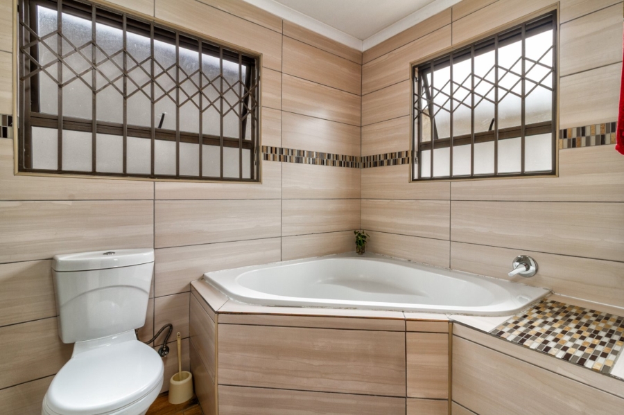 4 Bedroom Property for Sale in Cosmo City Gauteng