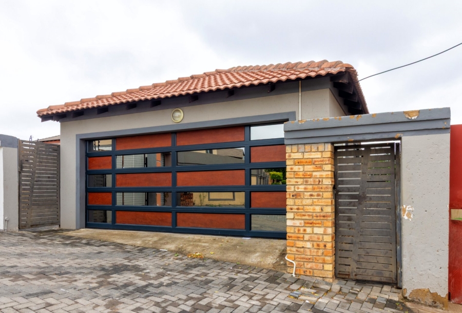4 Bedroom Property for Sale in Cosmo City Gauteng