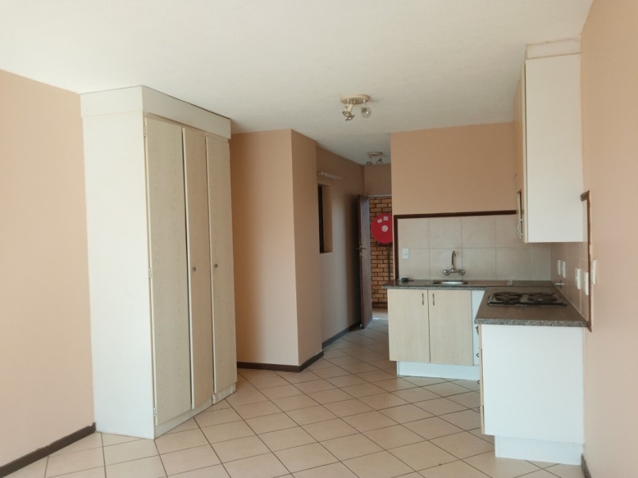 To Let 1 Bedroom Property for Rent in Wonderpark Estate Gauteng