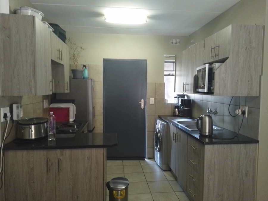 To Let 2 Bedroom Property for Rent in Montana Gauteng