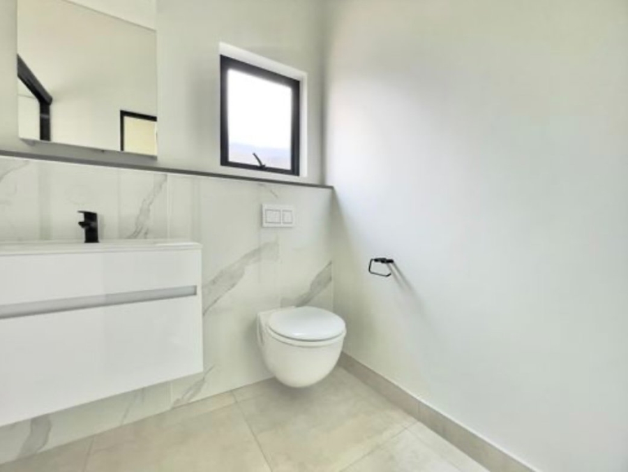 To Let 3 Bedroom Property for Rent in Waterfall Gauteng