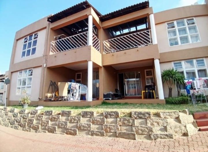 2 Bedroom Property for Sale in Mondeor Gauteng