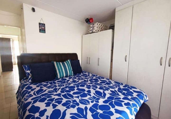 2 Bedroom Property for Sale in Mondeor Gauteng