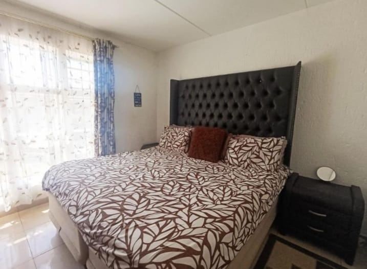 2 Bedroom Property for Sale in Mondeor Gauteng