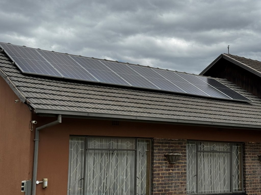 6 Bedroom Property for Sale in Birchleigh Gauteng