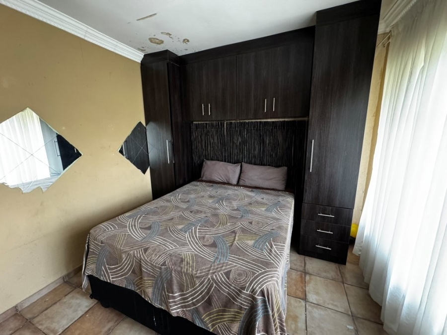 6 Bedroom Property for Sale in Birchleigh Gauteng