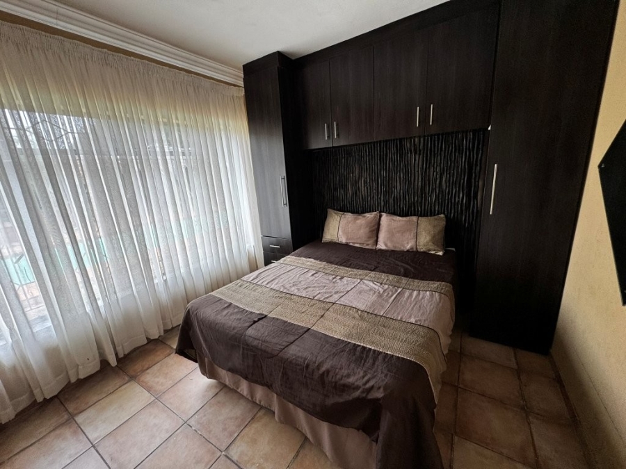 6 Bedroom Property for Sale in Birchleigh Gauteng